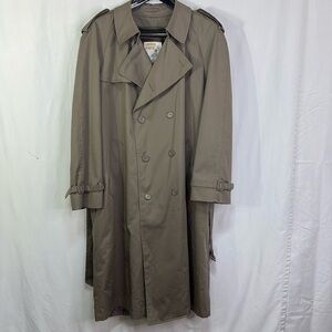 🤖 London Towne Tan double breasted trenchcoat with liner: